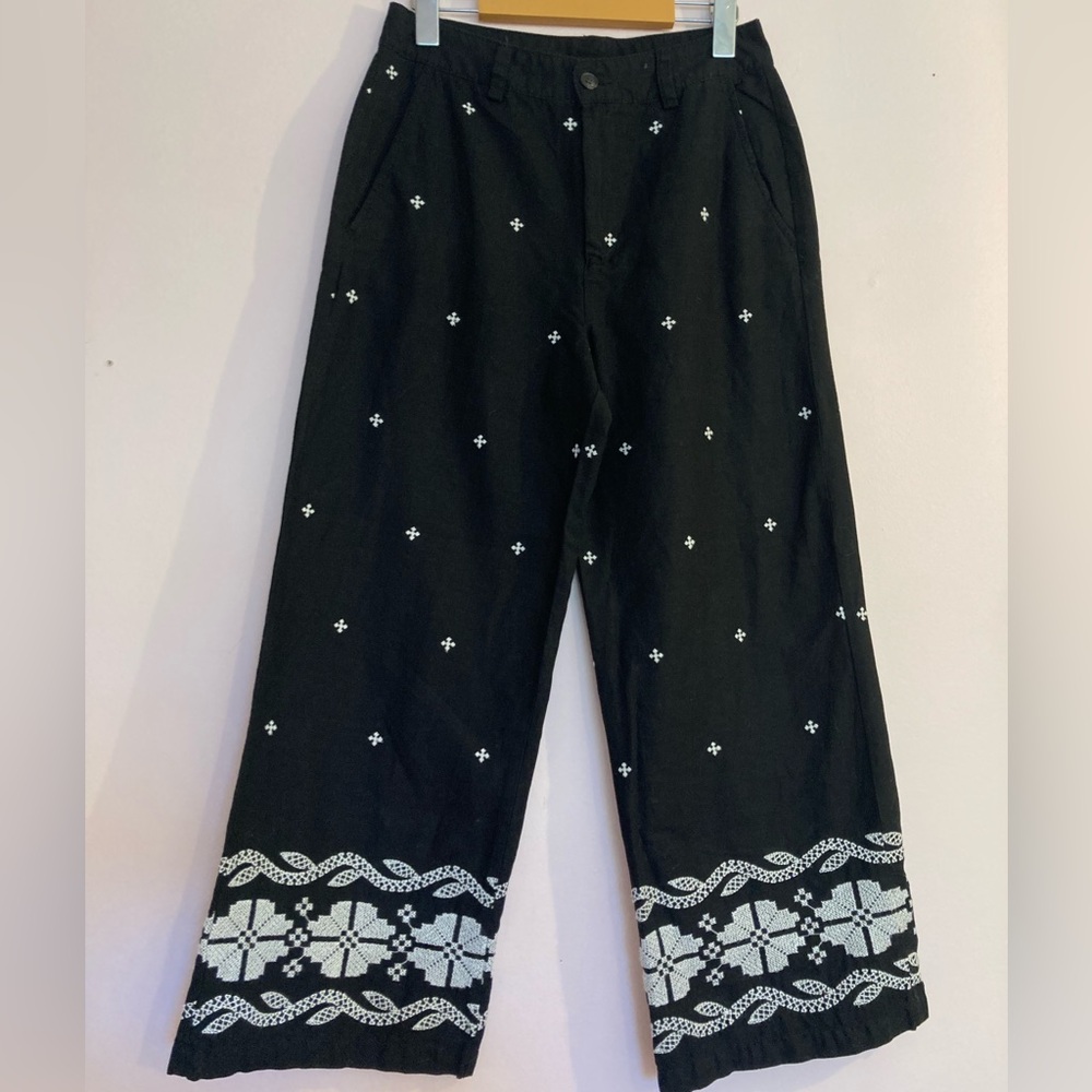 Black Cropped Pants with White Embroidery